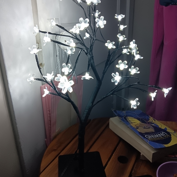18 inch LED Cherry Blossom Tree Light - Picture 5 of 6